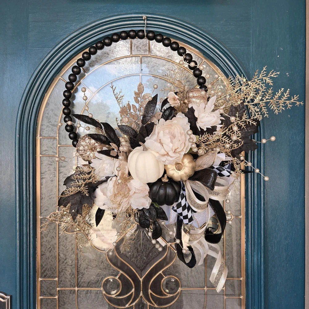 Elegant Black & Gold Falloween Wreath